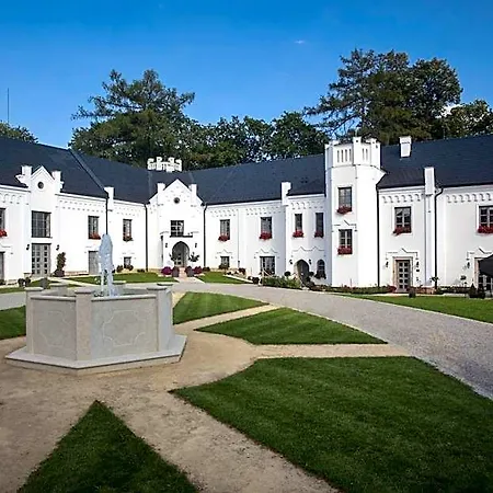 Zamek Kvasetice 4* Kutna Hora