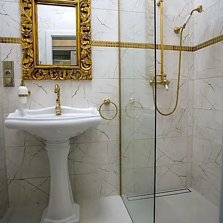 Hotell Zamek Kvasetice 4*