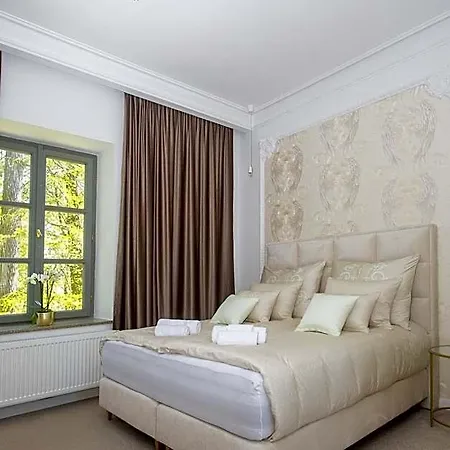 Zamek Kvasetice Hotell 4*