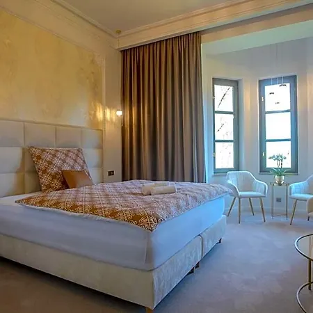 Zamek Kvasetice 4* Kutna Hora