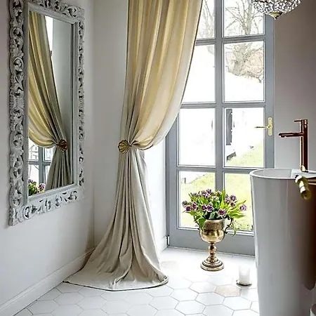 Zamek Kvasetice Hotell 4*